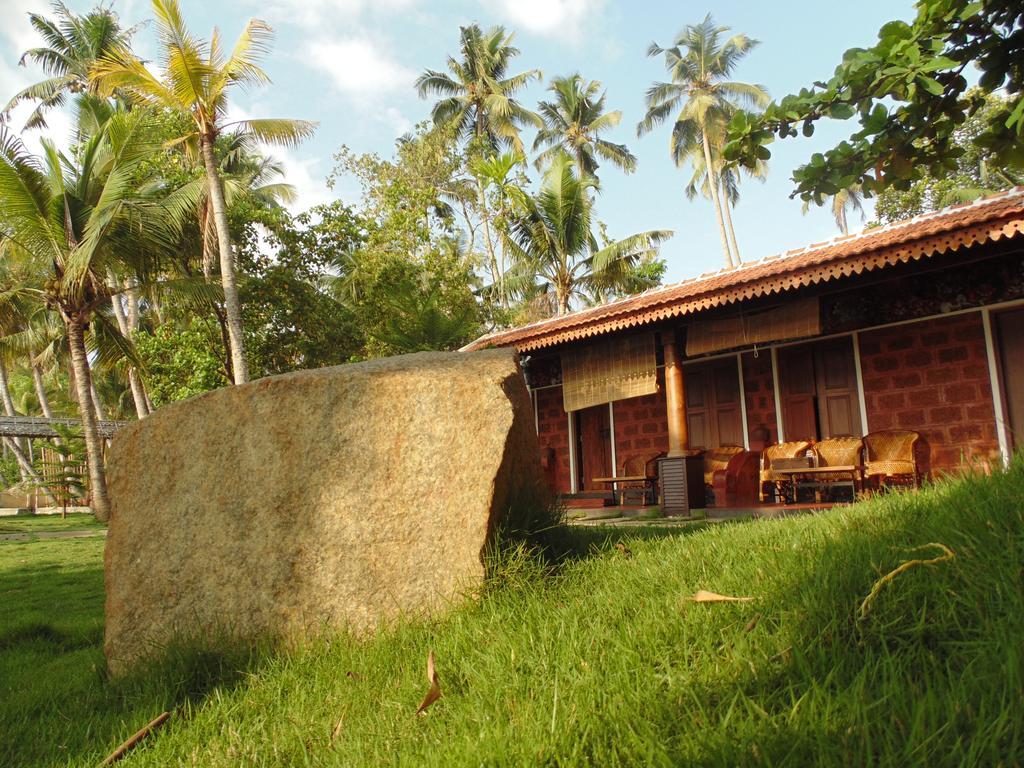 Ambadis Villas Kodungallur Bagian luar foto