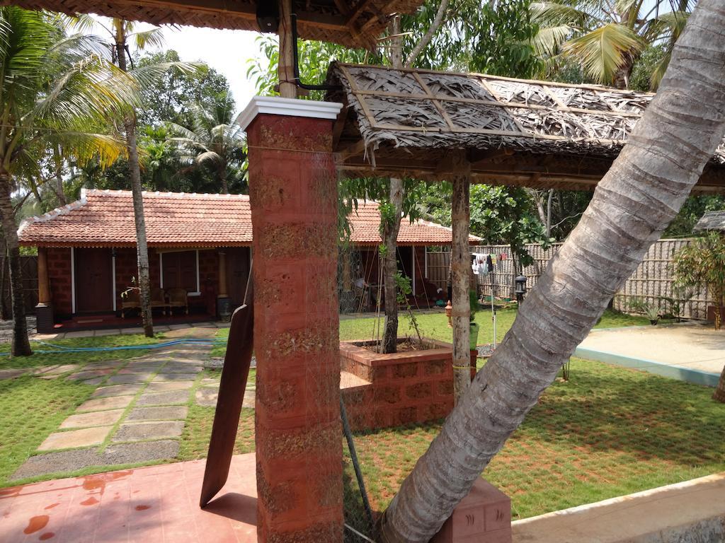 Ambadis Villas Kodungallur Bagian luar foto