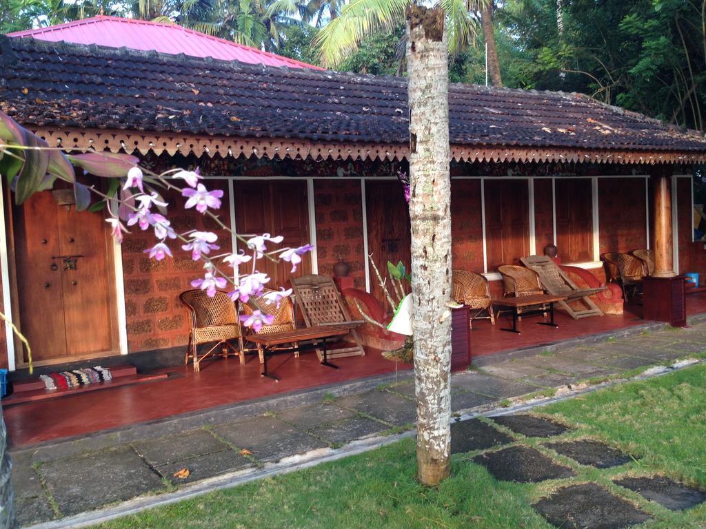 Ambadis Villas Kodungallur Bagian luar foto