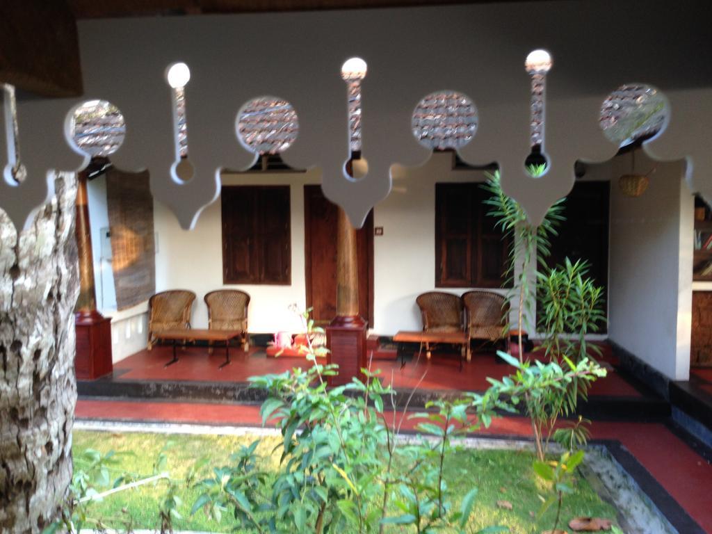 Ambadis Villas Kodungallur Bagian luar foto