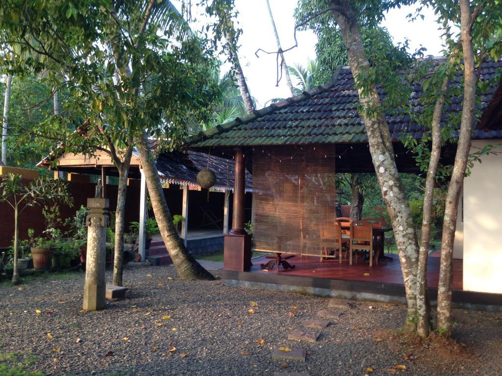 Ambadis Villas Kodungallur Bagian luar foto