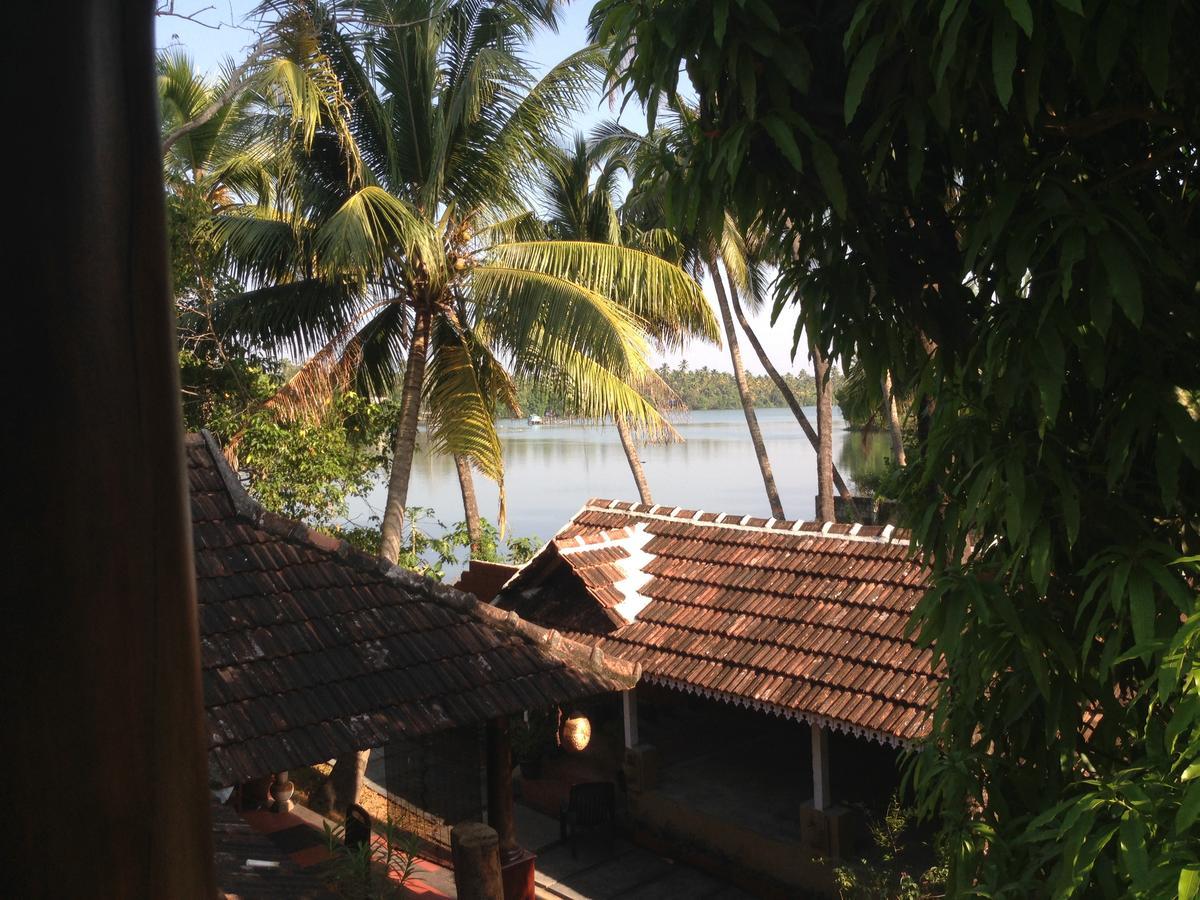 Ambadis Villas Kodungallur Bagian luar foto
