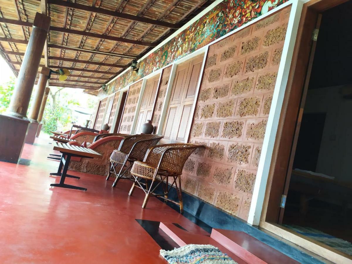 Ambadis Villas Kodungallur Bagian luar foto