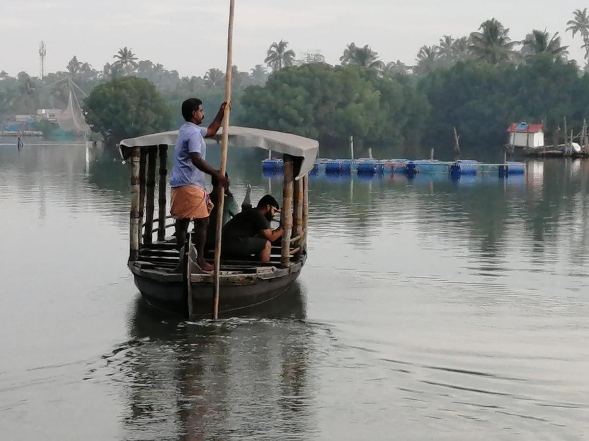 Ambadis Villas Kodungallur Bagian luar foto