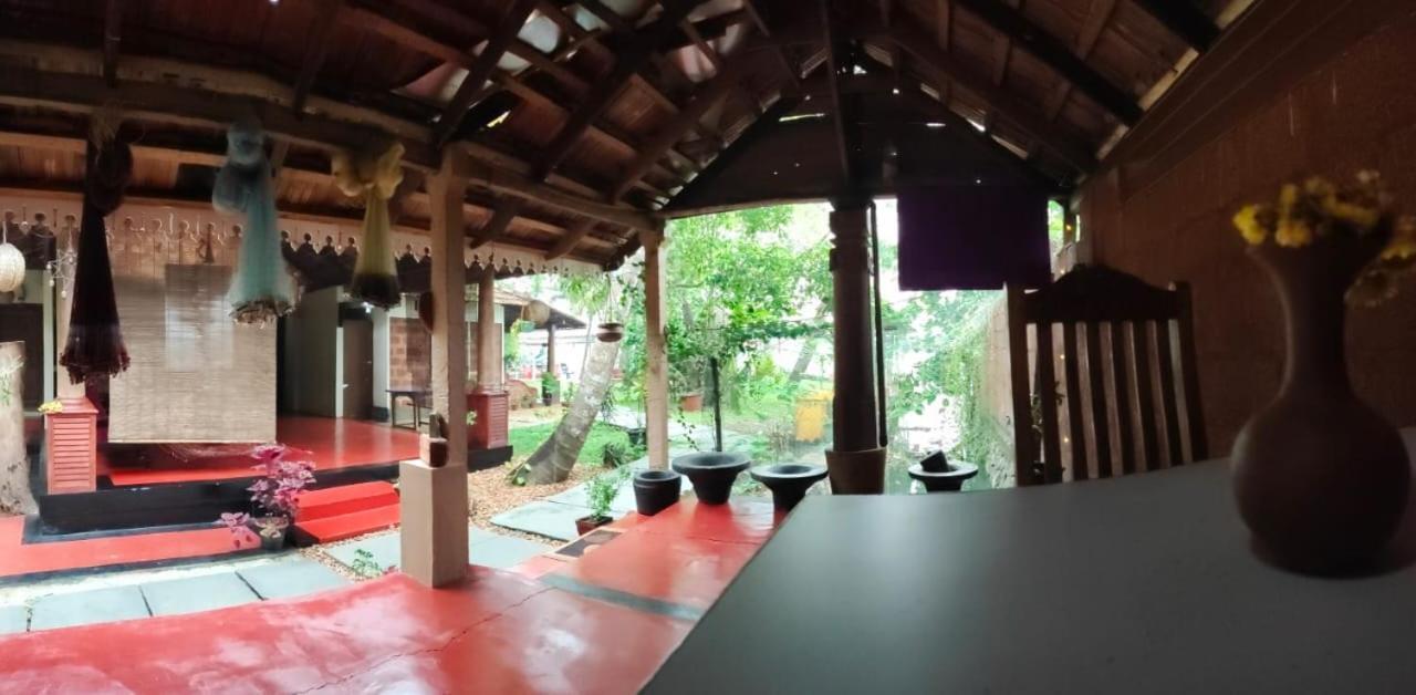 Ambadis Villas Kodungallur Bagian luar foto